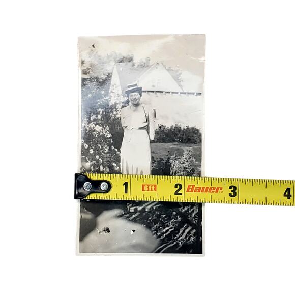 Vtg Lady Posing in Garden Original Monochrome Photography Found Snapshot - Picture 3 of 4